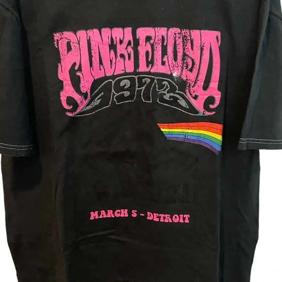 PINK FLOYD NWOT BAND TEE - Picture 2 of 4